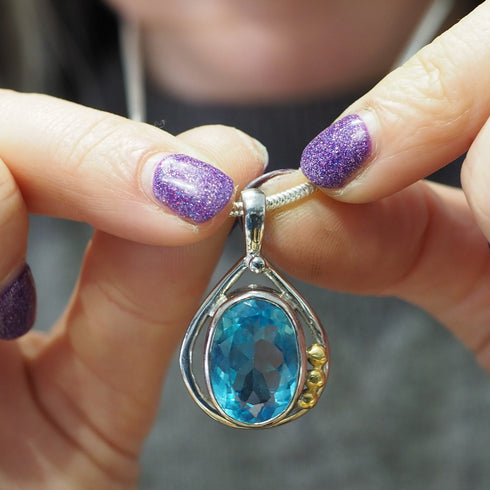 Poppy Pendant Small in various gemstones