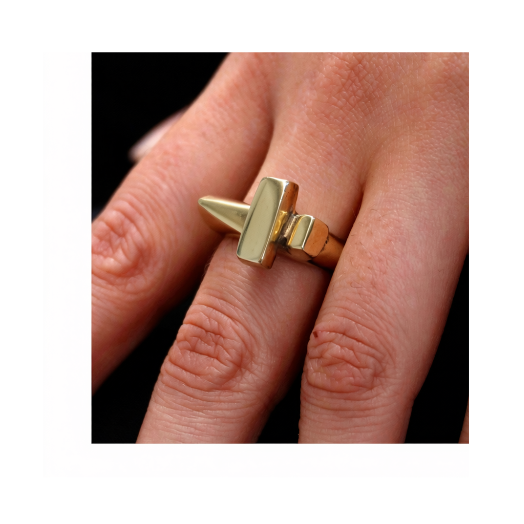 Totem Ring in 9ct Gold